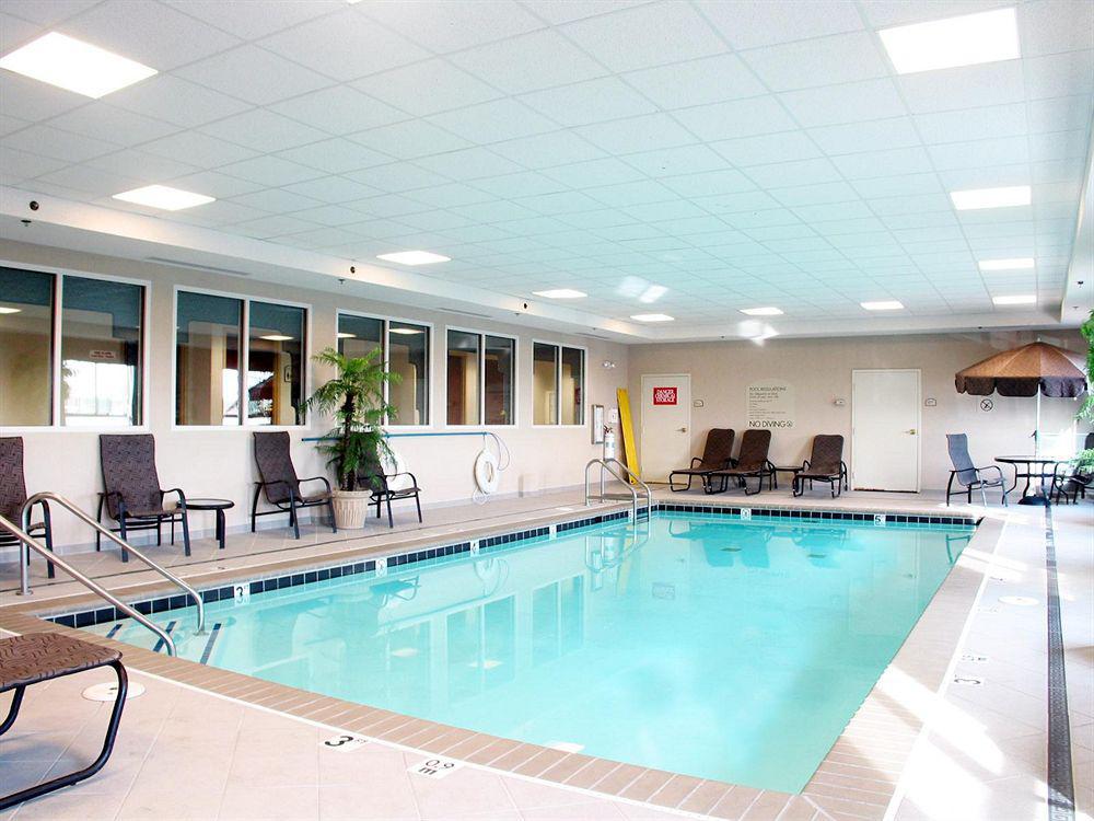 Holiday Inn Express Hotel & Suites Грийнууд Съоръжения снимка