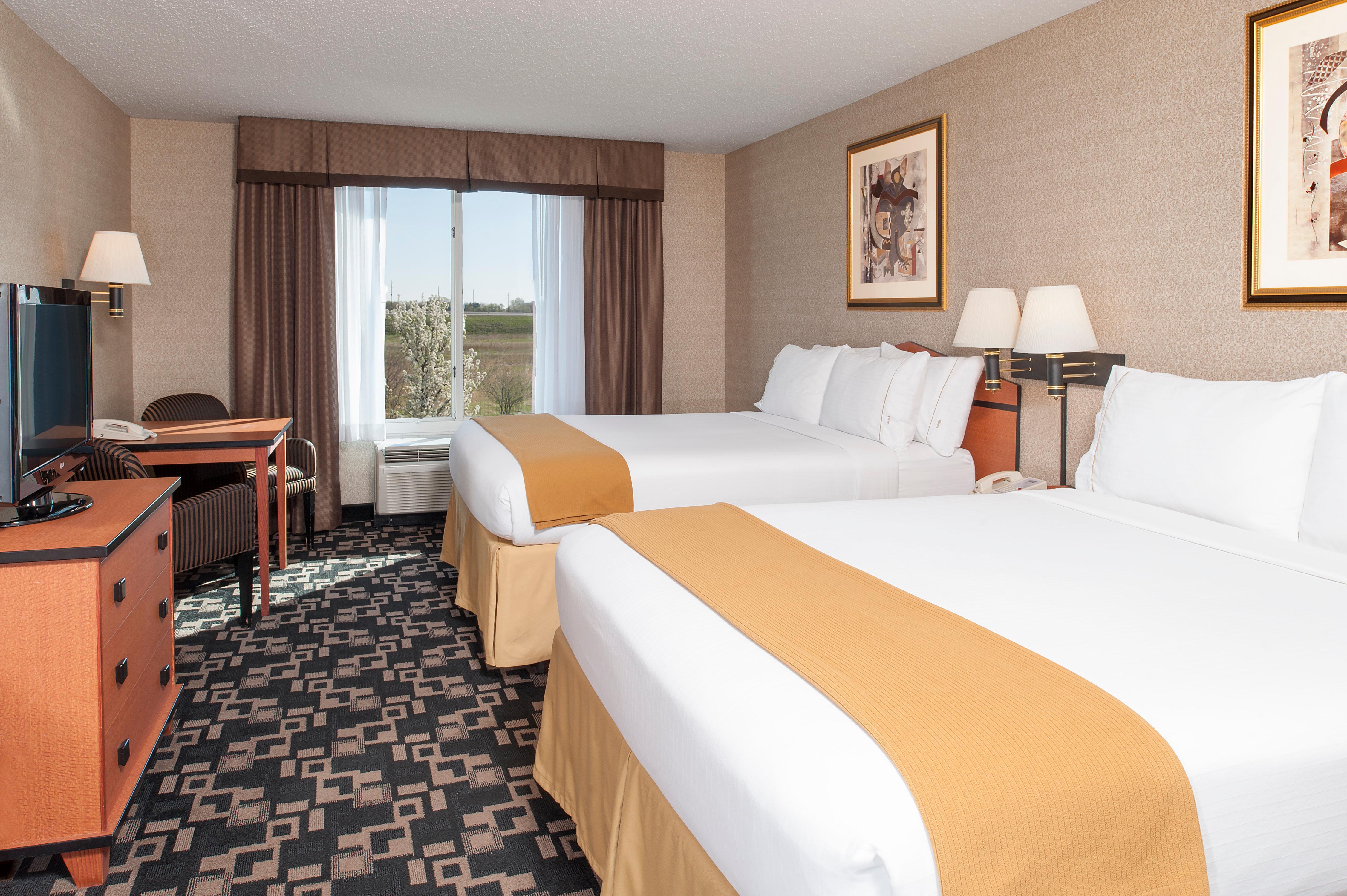 Holiday Inn Express Hotel & Suites Грийнууд Екстериор снимка