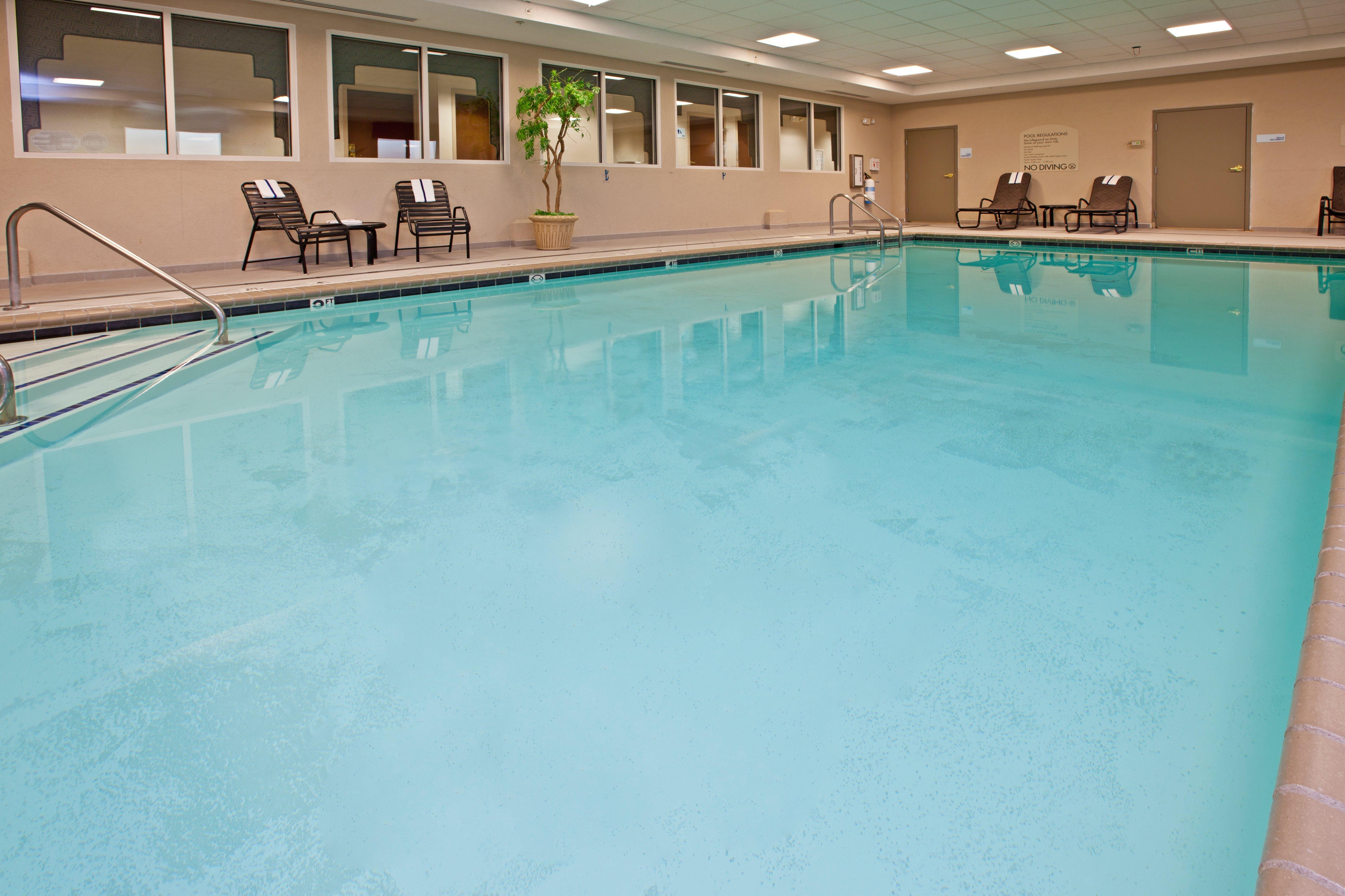 Holiday Inn Express Hotel & Suites Грийнууд Съоръжения снимка