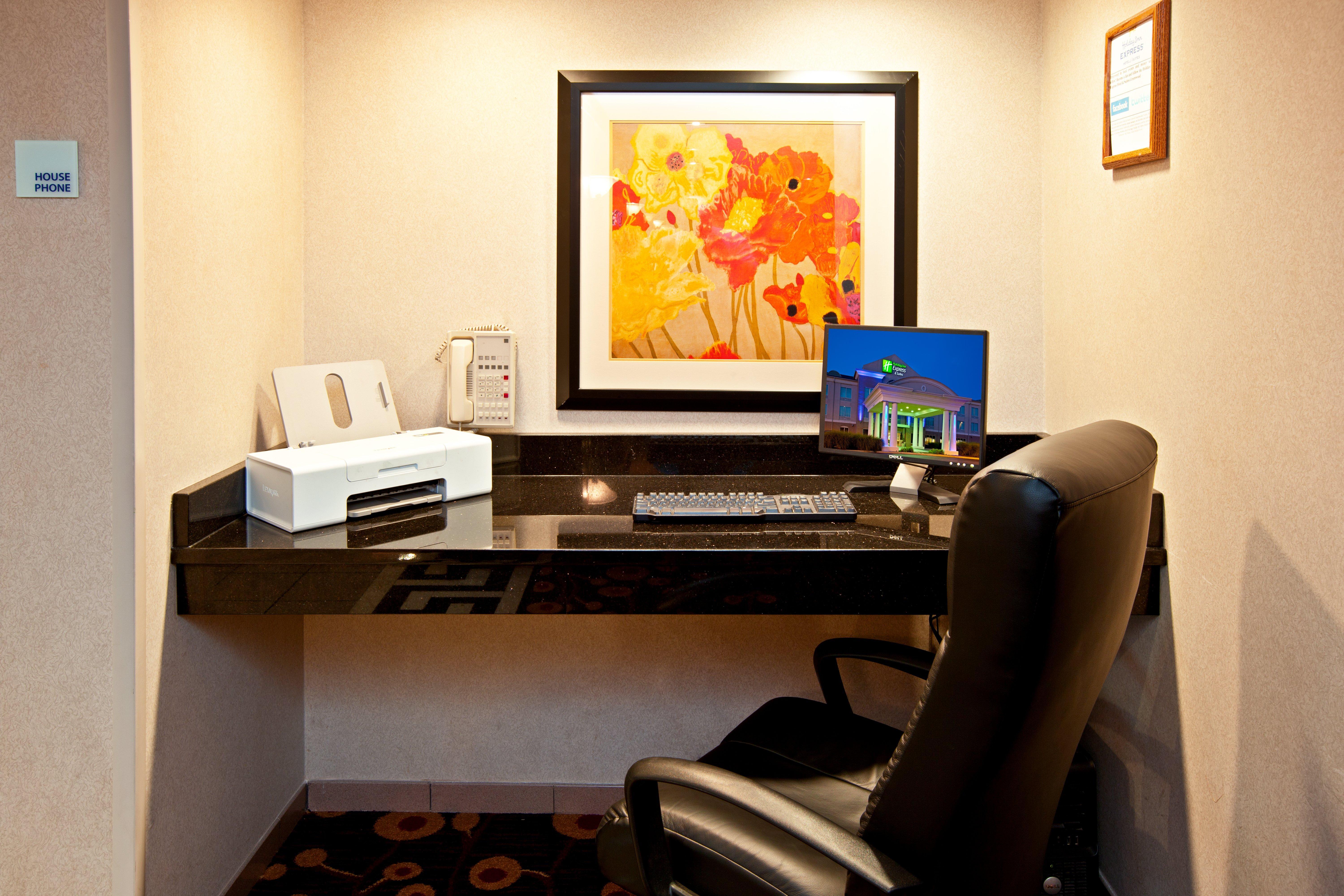 Holiday Inn Express Hotel & Suites Грийнууд Стая снимка