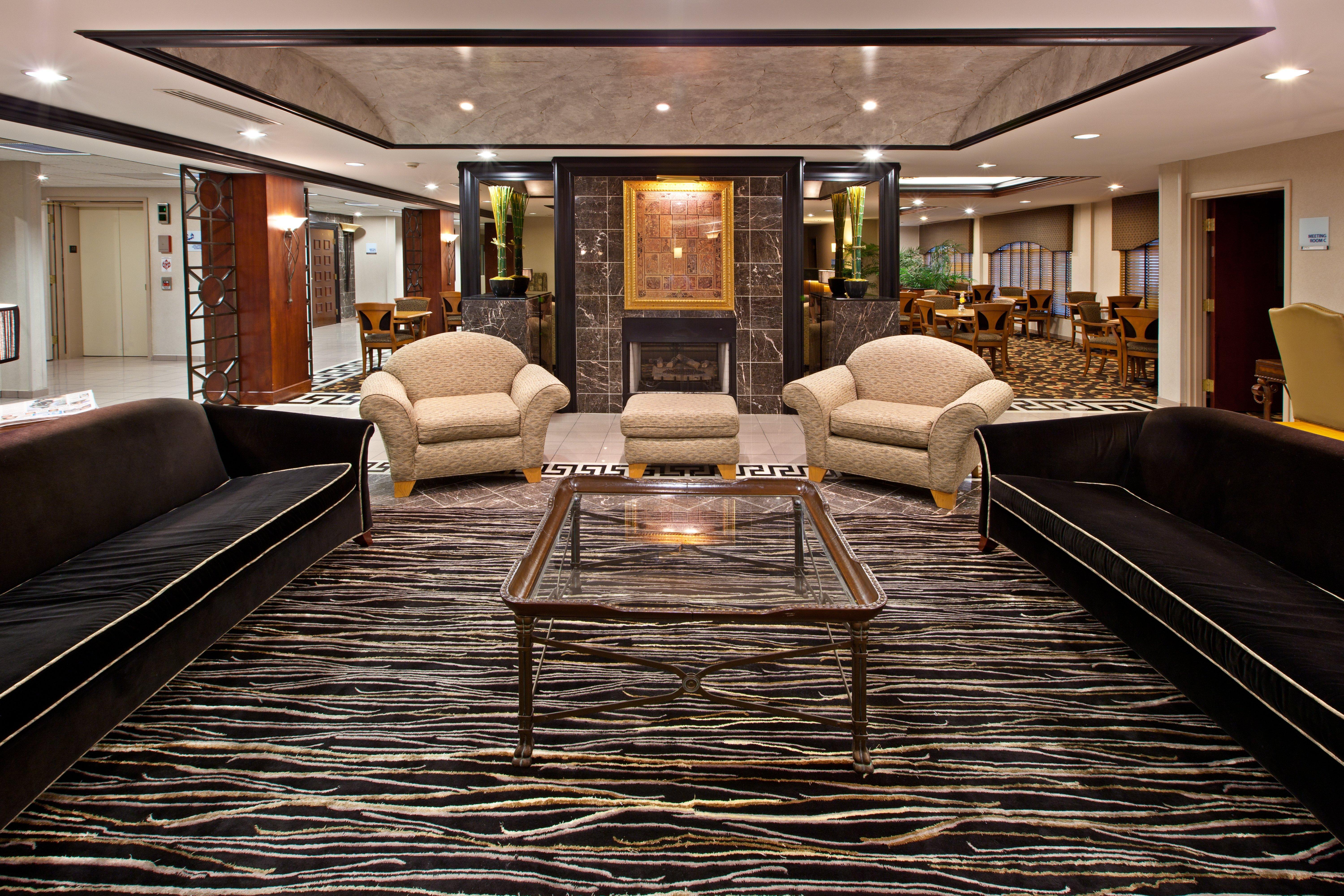 Holiday Inn Express Hotel & Suites Грийнууд Интериор снимка