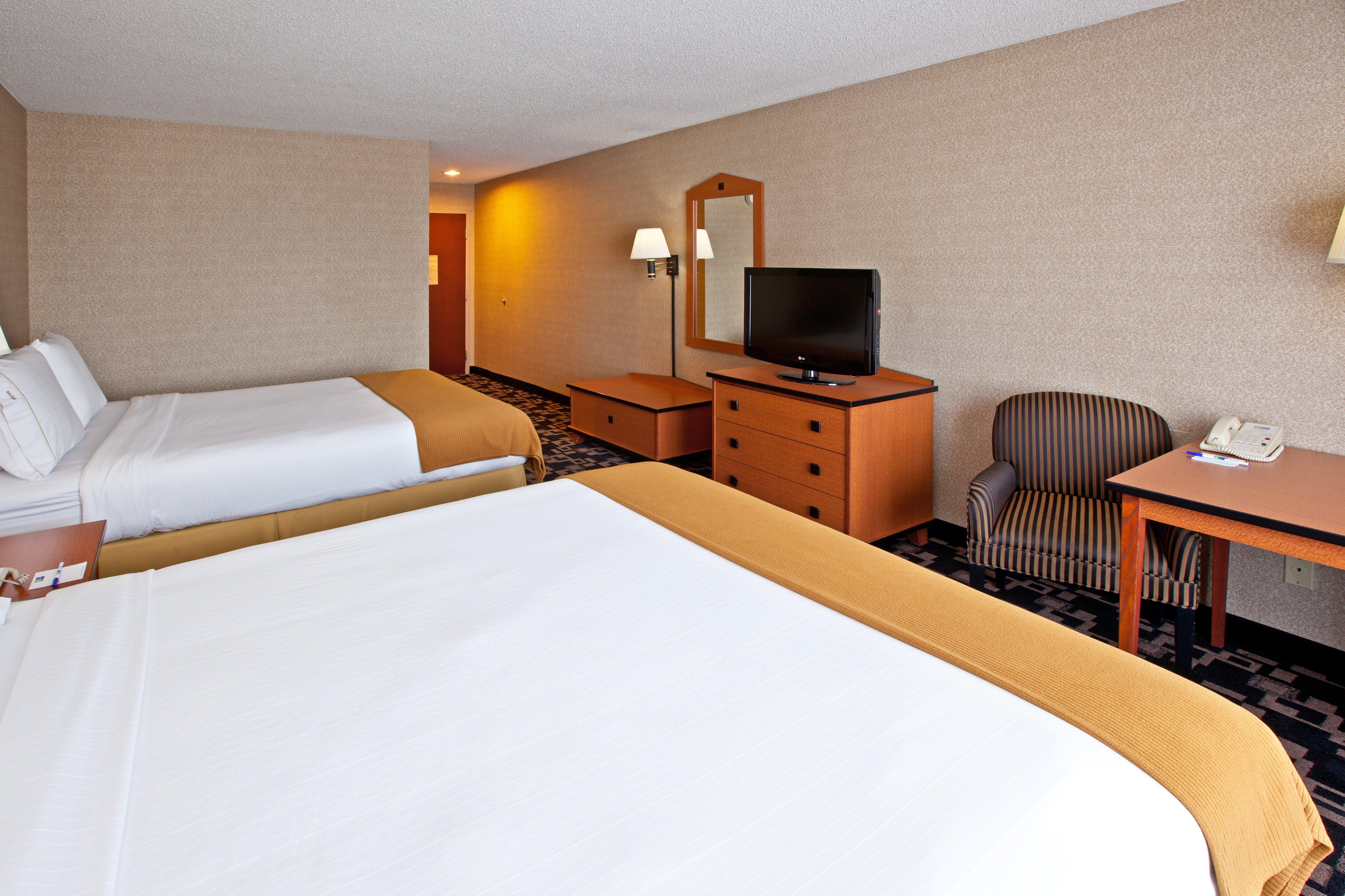 Holiday Inn Express Hotel & Suites Грийнууд Стая снимка