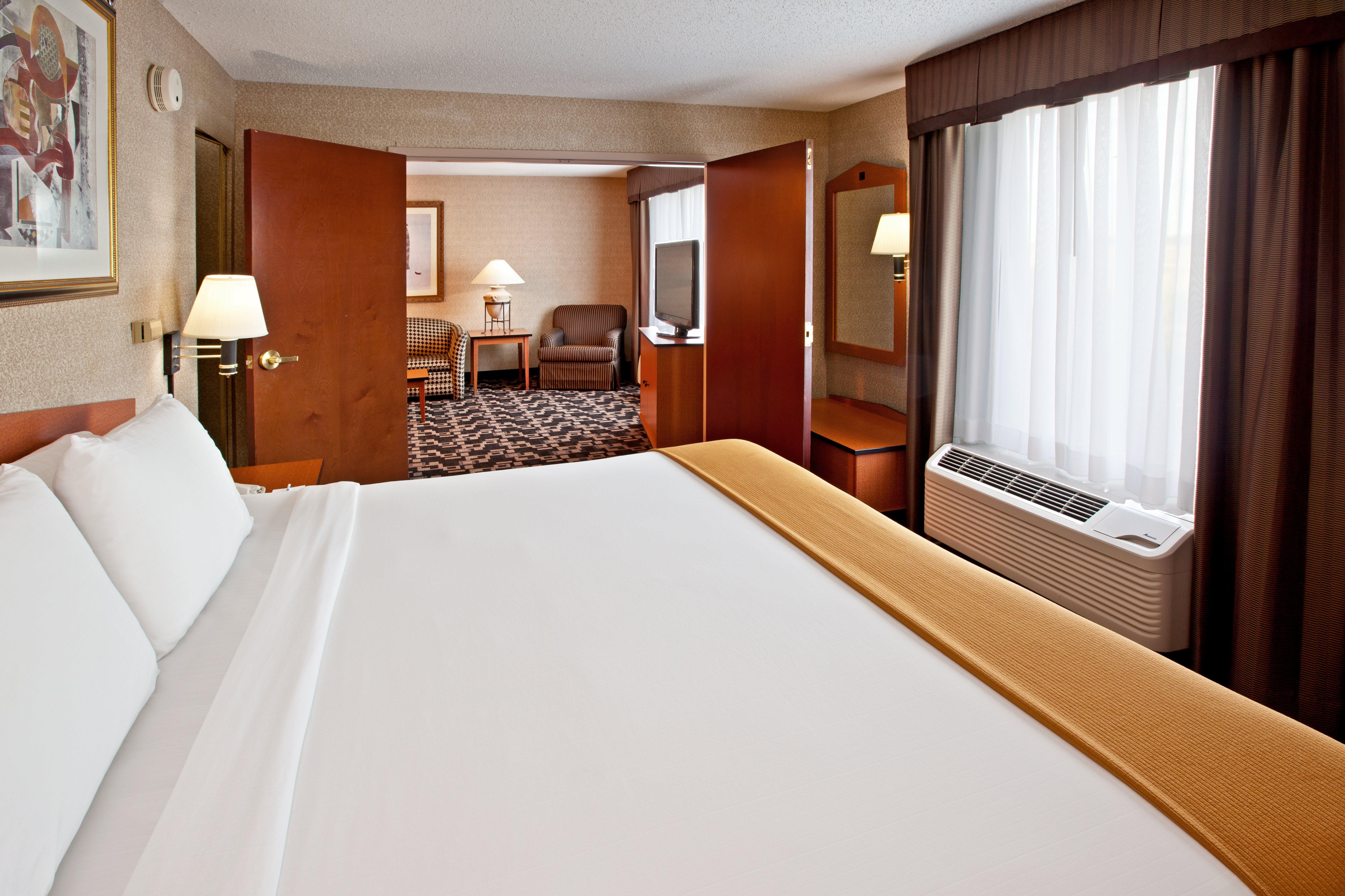 Holiday Inn Express Hotel & Suites Грийнууд Стая снимка