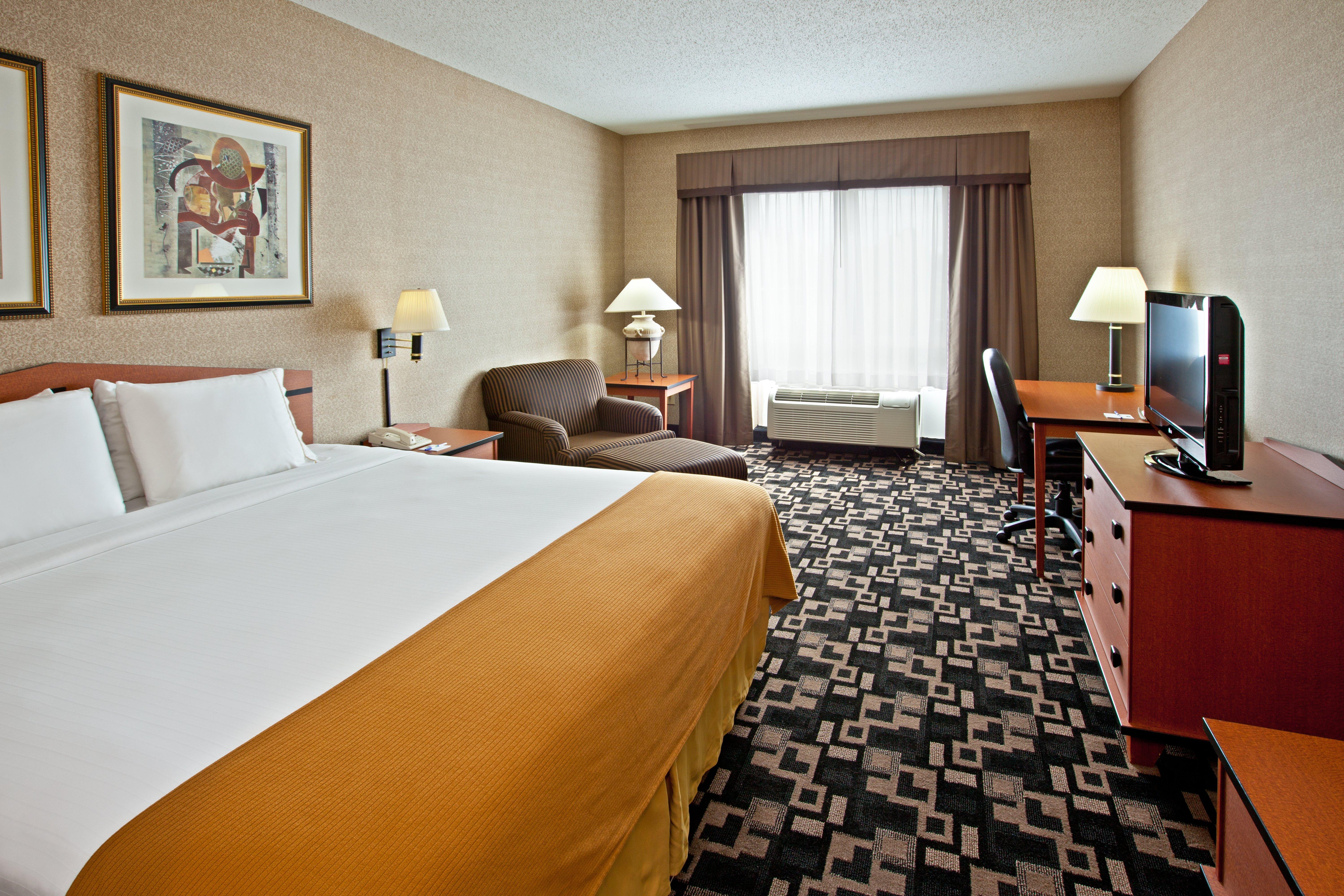 Holiday Inn Express Hotel & Suites Грийнууд Стая снимка